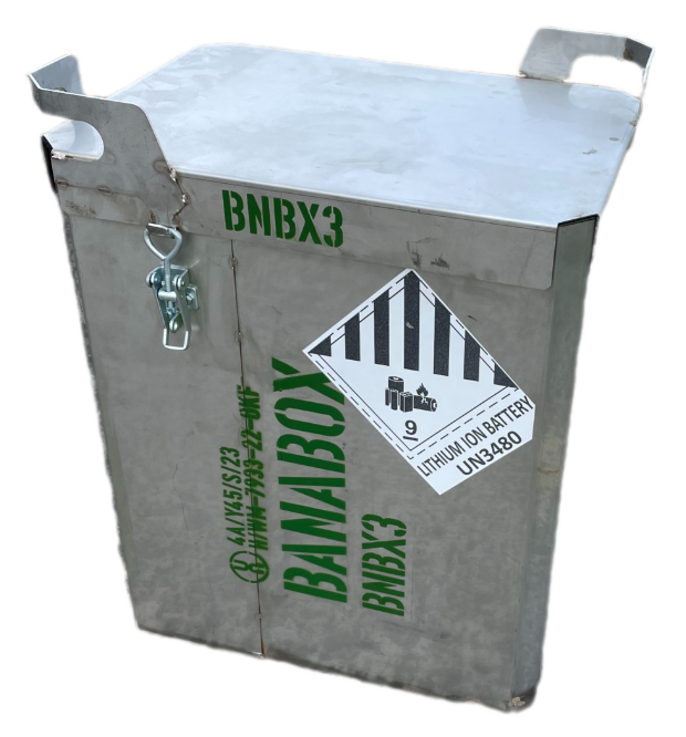 The BNBX3, weighing 10 kg and stackable to 135 kg, is perfect for various environments. UN certified for safe storage and transport of defective lithium batteries (UN3090, UN3091, UN3480, UN3481).